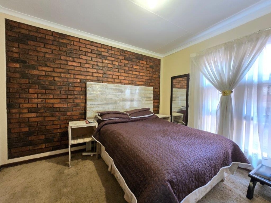 5 Bedroom Property for Sale in Meyersdal Gauteng