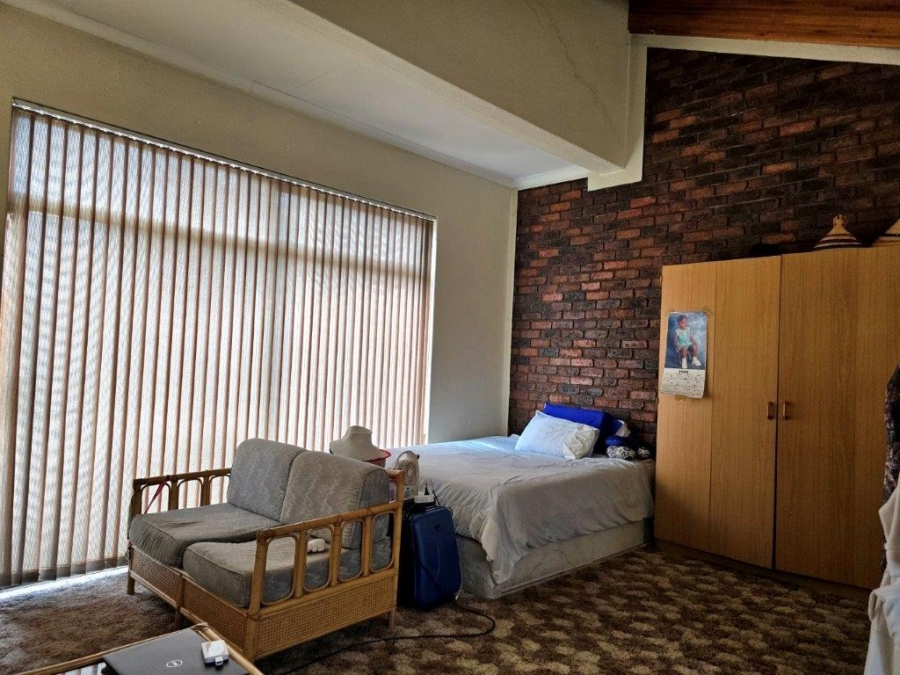 5 Bedroom Property for Sale in Meyersdal Gauteng