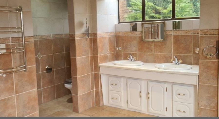 5 Bedroom Property for Sale in Meyersdal Gauteng
