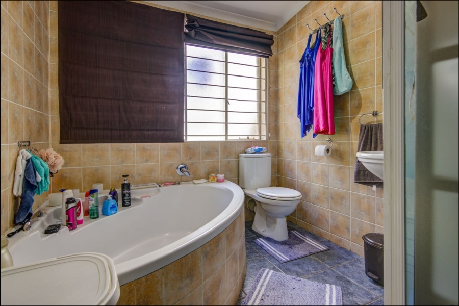 8 Bedroom Property for Sale in Van Riebeeck Park Gauteng