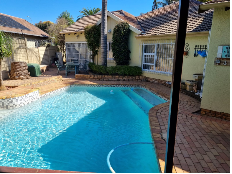8 Bedroom Property for Sale in Van Riebeeck Park Gauteng
