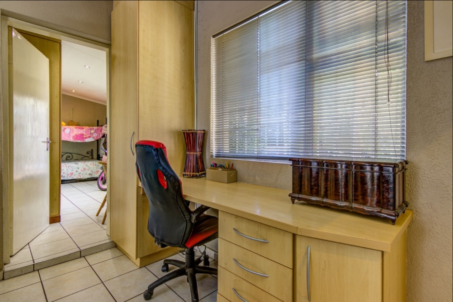 8 Bedroom Property for Sale in Van Riebeeck Park Gauteng