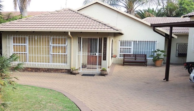 8 Bedroom Property for Sale in Van Riebeeck Park Gauteng