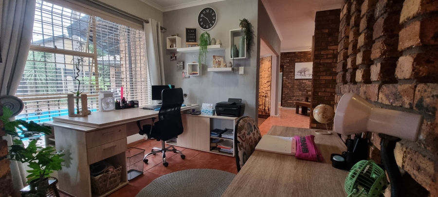 3 Bedroom Property for Sale in Sunward Park Gauteng