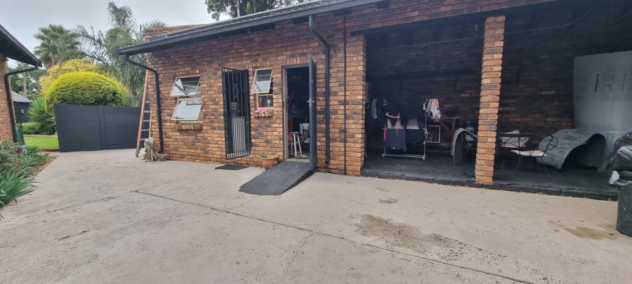3 Bedroom Property for Sale in Sunward Park Gauteng