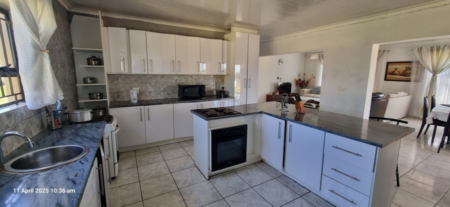 4 Bedroom Property for Sale in Homestead Apple Orchards Gauteng