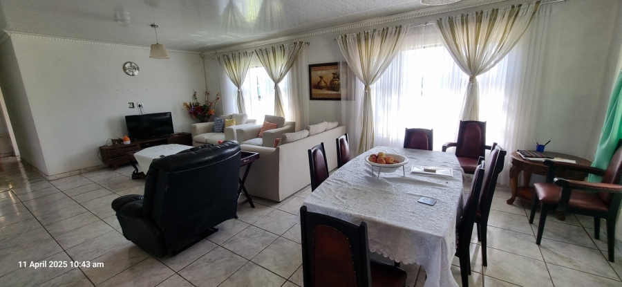 4 Bedroom Property for Sale in Homestead Apple Orchards Gauteng