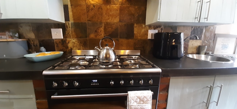 3 Bedroom Property for Sale in Glen Marais Gauteng