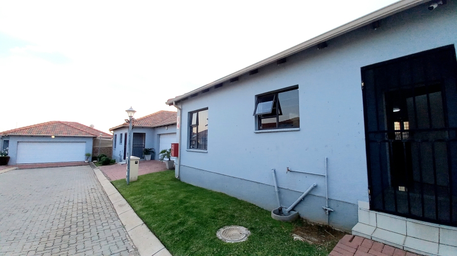 2 Bedroom Property for Sale in Parkrand Gauteng