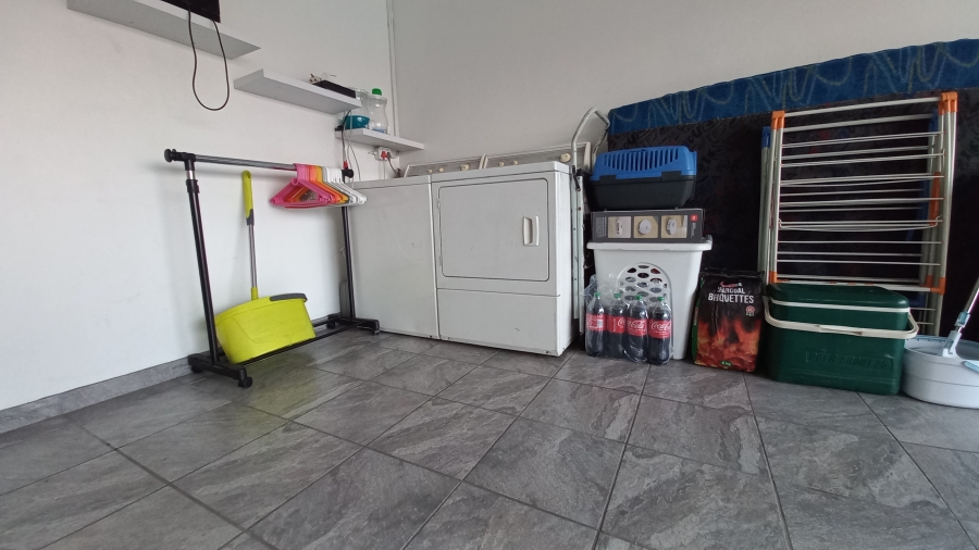 2 Bedroom Property for Sale in Parkrand Gauteng