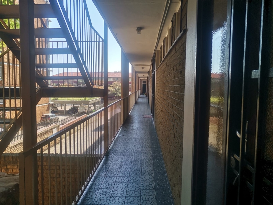 1 Bedroom Property for Sale in Gezina Gauteng