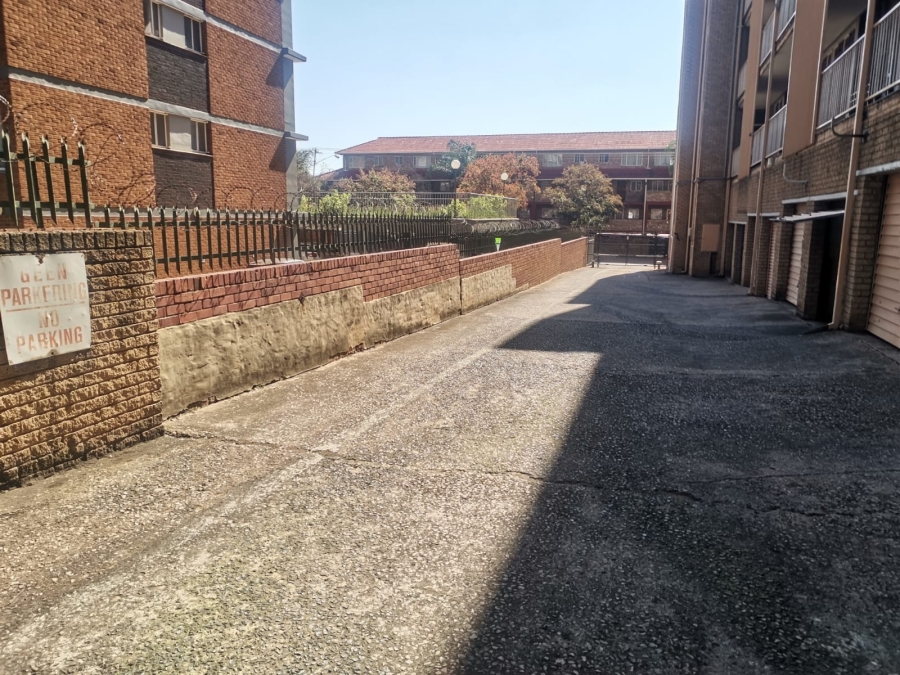 1 Bedroom Property for Sale in Gezina Gauteng