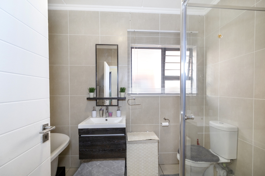 3 Bedroom Property for Sale in Greenstone Hill Gauteng