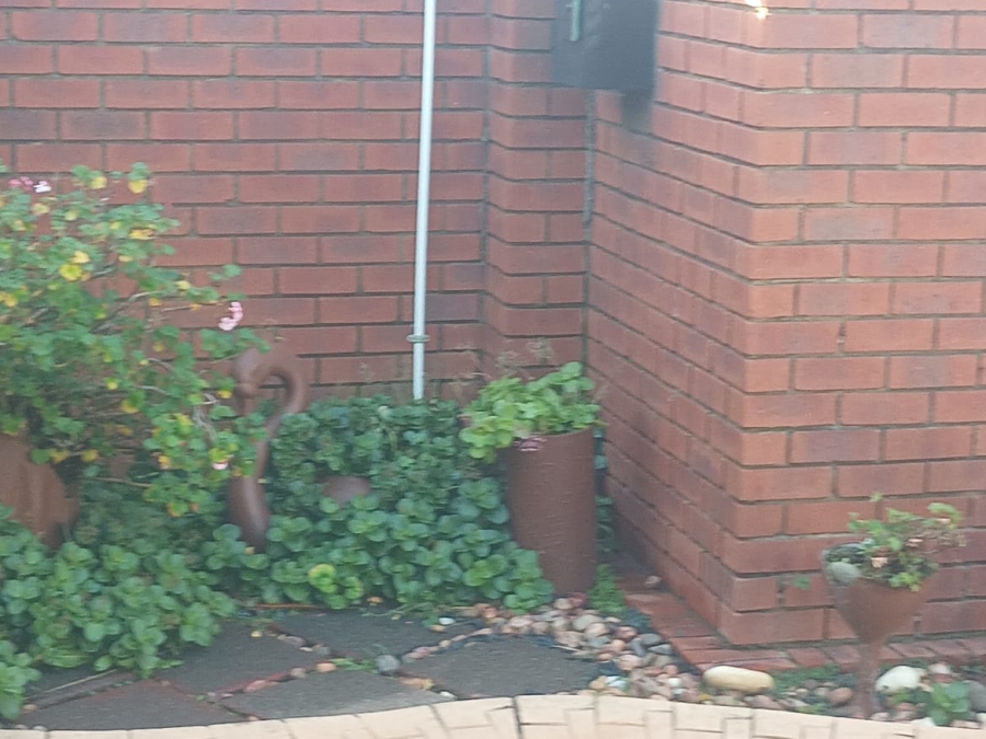 4 Bedroom Property for Sale in Selection Park Gauteng