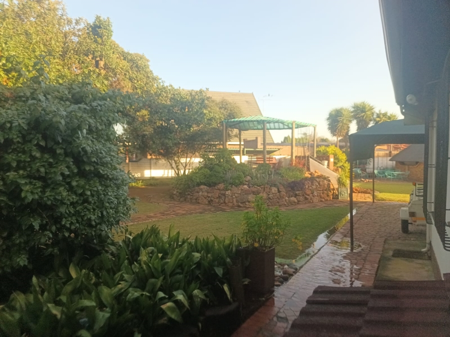 4 Bedroom Property for Sale in Selection Park Gauteng