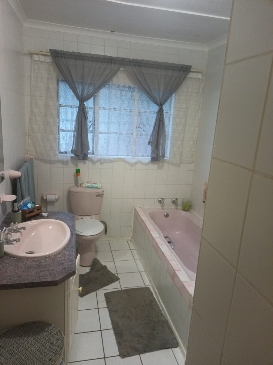 4 Bedroom Property for Sale in Selection Park Gauteng