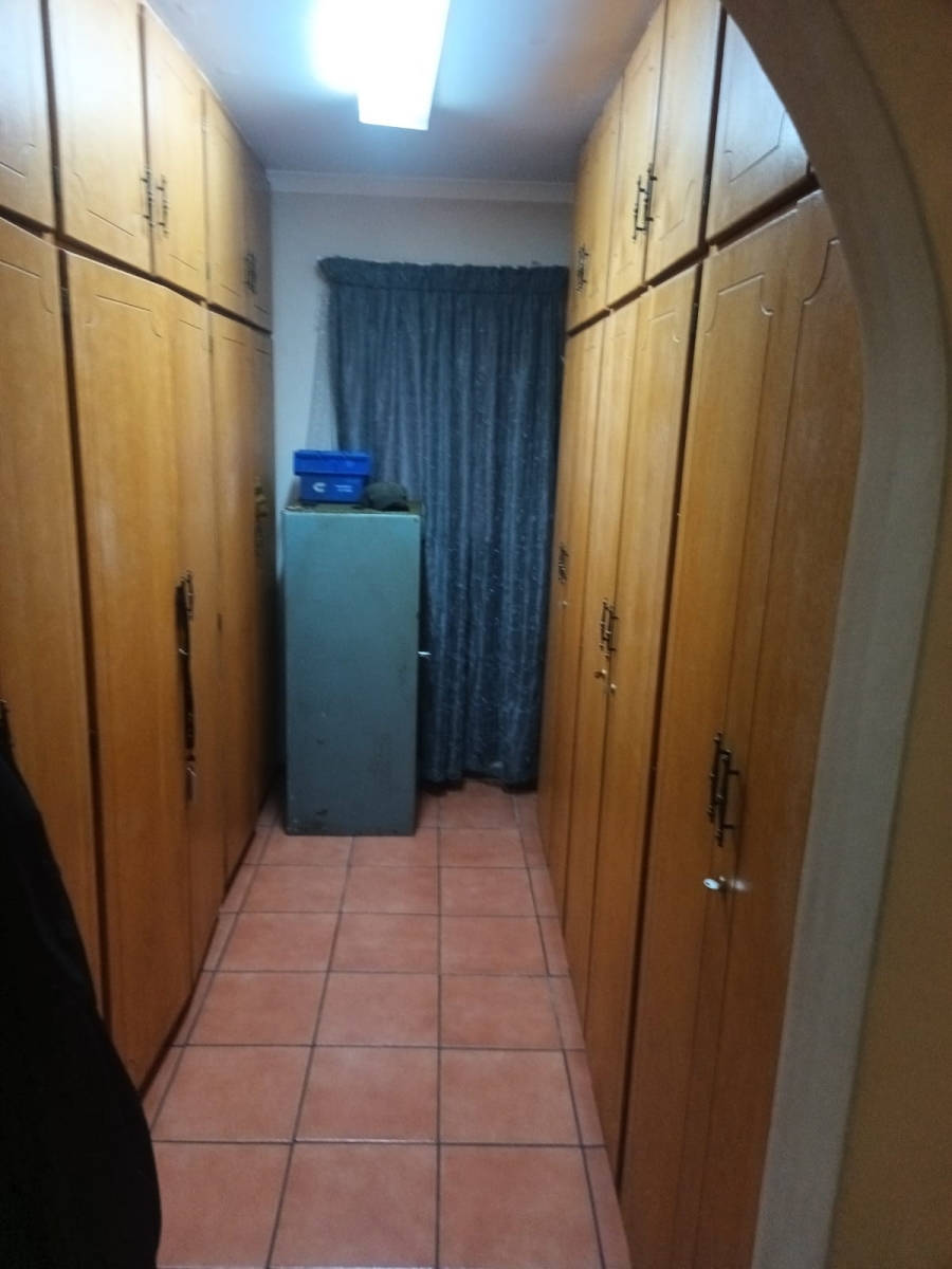 4 Bedroom Property for Sale in Selection Park Gauteng