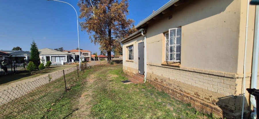 4 Bedroom Property for Sale in Strubenvale Gauteng