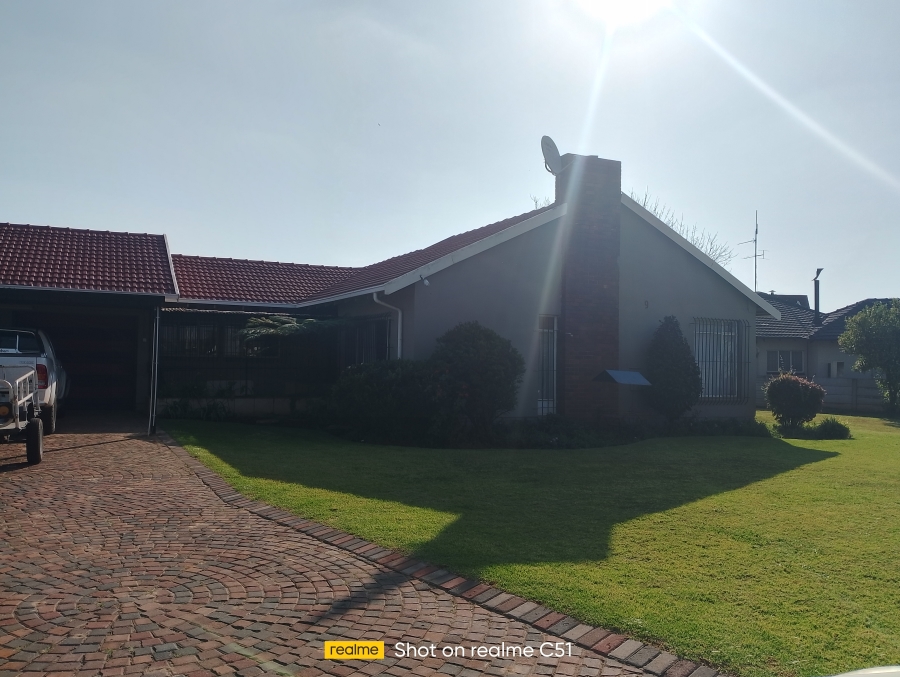 3 Bedroom Property for Sale in Dal Fouche Gauteng