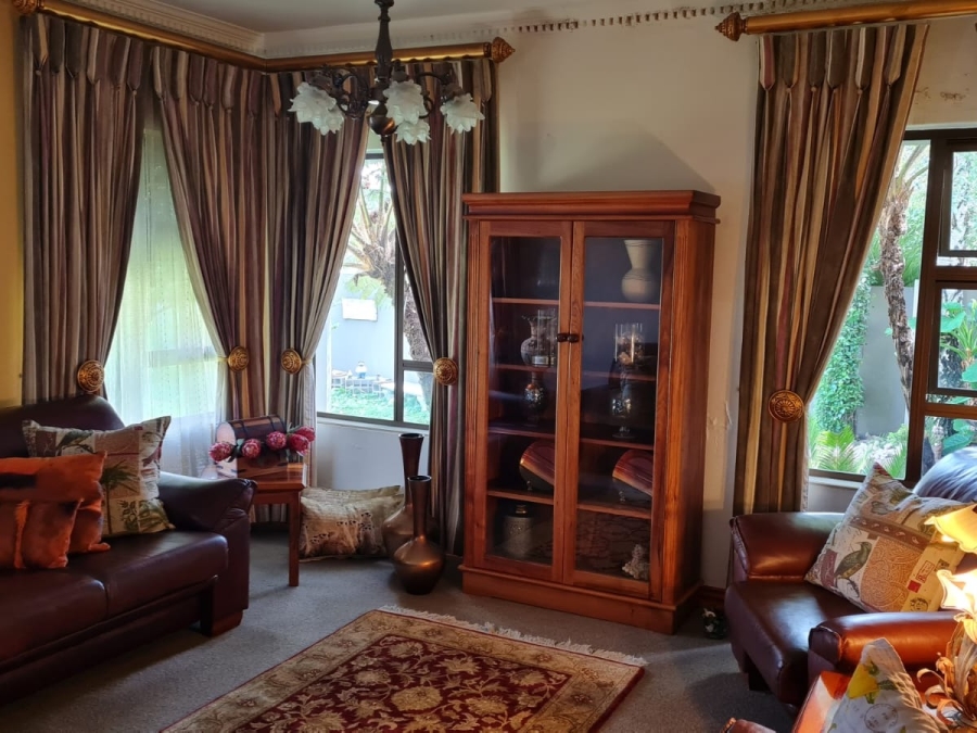 3 Bedroom Property for Sale in Sonneveld Gauteng