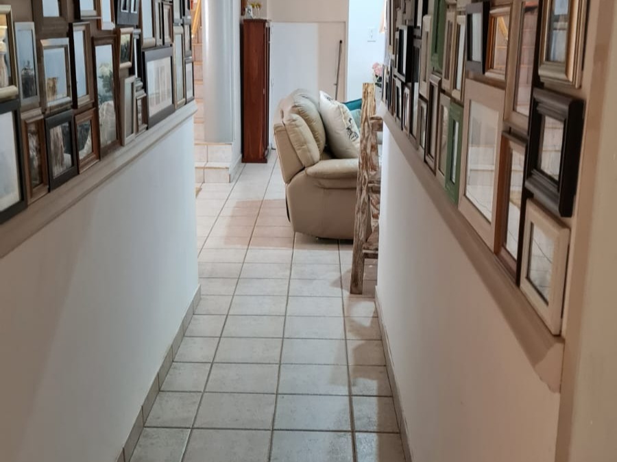 3 Bedroom Property for Sale in Sonneveld Gauteng