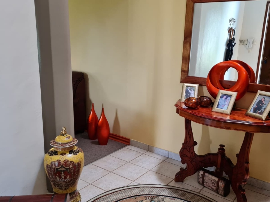 3 Bedroom Property for Sale in Sonneveld Gauteng