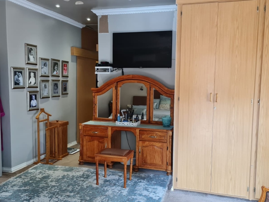 3 Bedroom Property for Sale in Sonneveld Gauteng