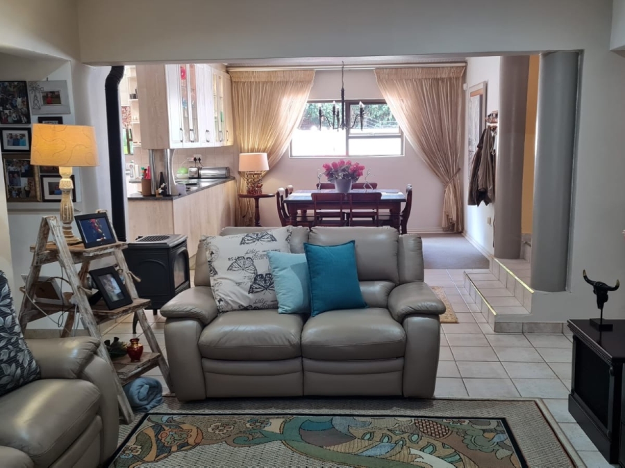 3 Bedroom Property for Sale in Sonneveld Gauteng