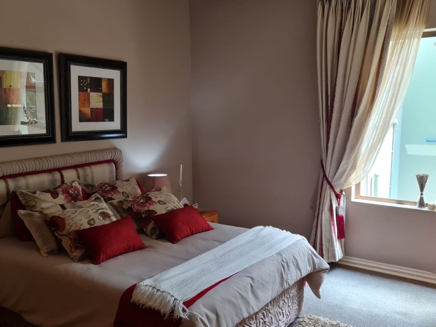 3 Bedroom Property for Sale in Sonneveld Gauteng