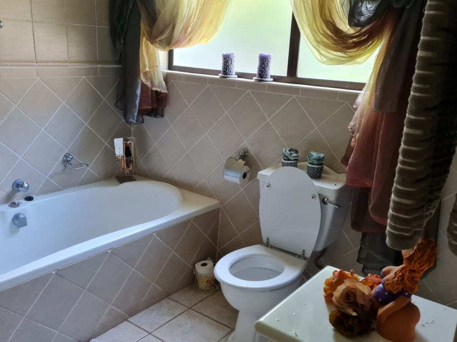 3 Bedroom Property for Sale in Sonneveld Gauteng
