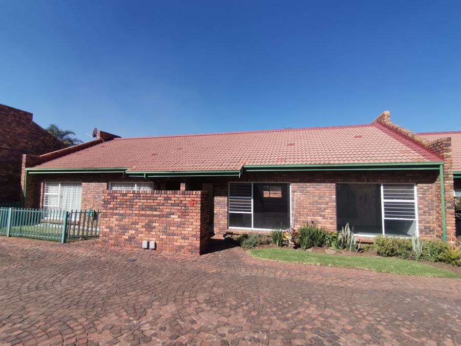 2 Bedroom Property for Sale in Mayberry Park Gauteng