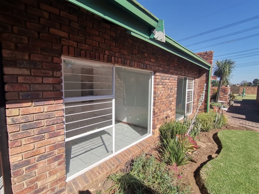 2 Bedroom Property for Sale in Mayberry Park Gauteng