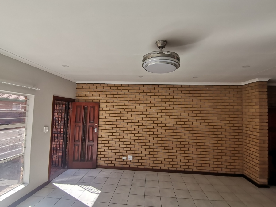 2 Bedroom Property for Sale in Mayberry Park Gauteng