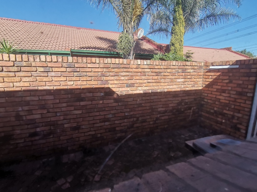 2 Bedroom Property for Sale in Mayberry Park Gauteng