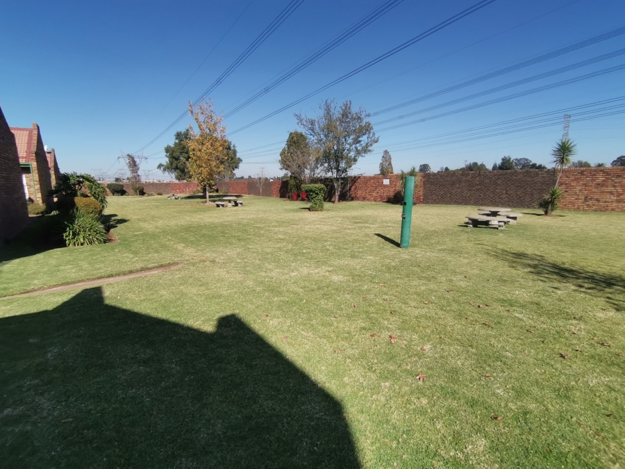2 Bedroom Property for Sale in Mayberry Park Gauteng