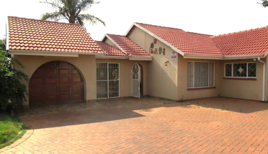 3 Bedroom Property for Sale in Lenasia South Gauteng