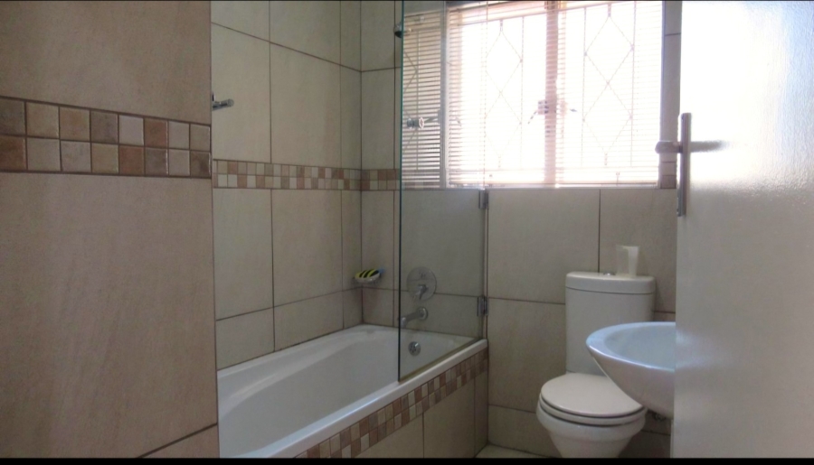 3 Bedroom Property for Sale in Lenasia South Gauteng