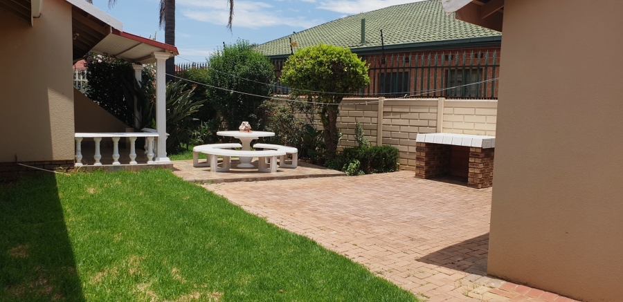 3 Bedroom Property for Sale in Lenasia South Gauteng