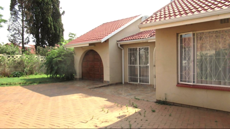 3 Bedroom Property for Sale in Lenasia South Gauteng