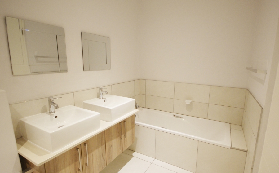 To Let 2 Bedroom Property for Rent in Bryanston Gauteng