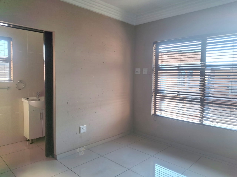 2 Bedroom Property for Sale in Eveleigh Gauteng