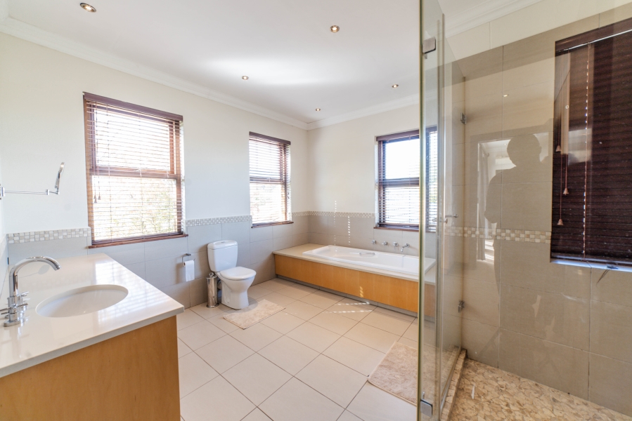 7 Bedroom Property for Sale in Saddlebrook Estate Gauteng