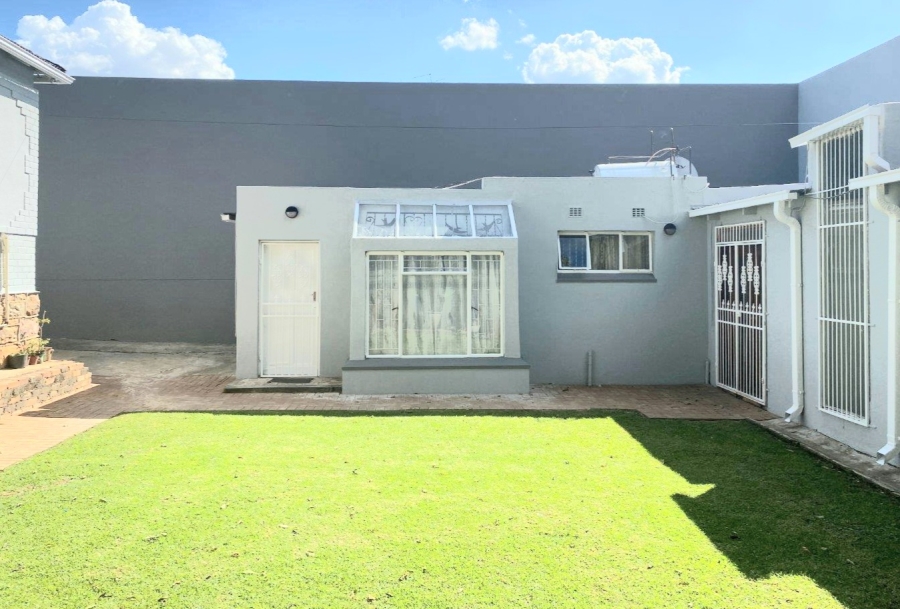 6 Bedroom Property for Sale in Orange Grove Gauteng