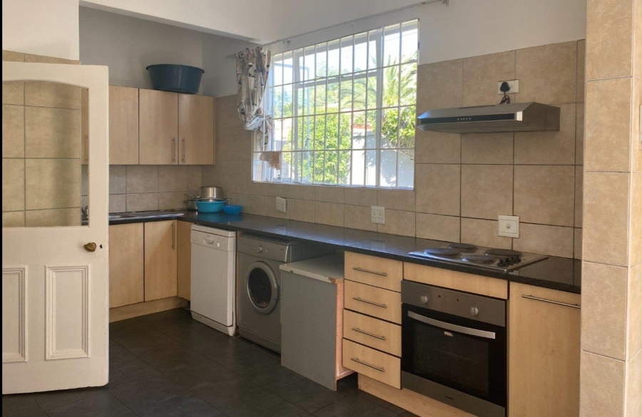 6 Bedroom Property for Sale in Orange Grove Gauteng