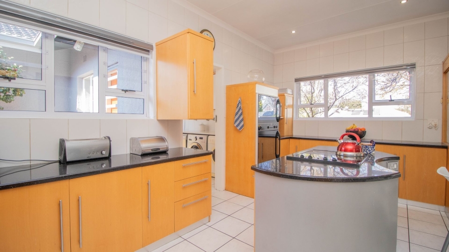 5 Bedroom Property for Sale in Alphen Park Gauteng