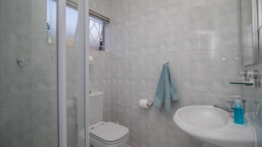 5 Bedroom Property for Sale in Alphen Park Gauteng