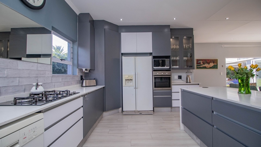 5 Bedroom Property for Sale in Alphen Park Gauteng