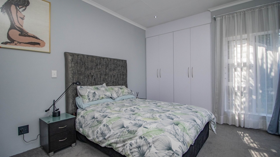 5 Bedroom Property for Sale in Alphen Park Gauteng