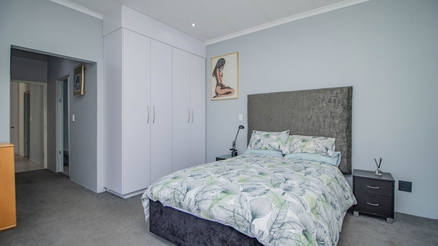 5 Bedroom Property for Sale in Alphen Park Gauteng
