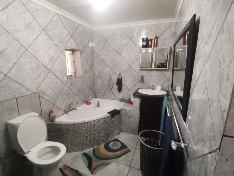 10 Bedroom Property for Sale in Anzac Gauteng